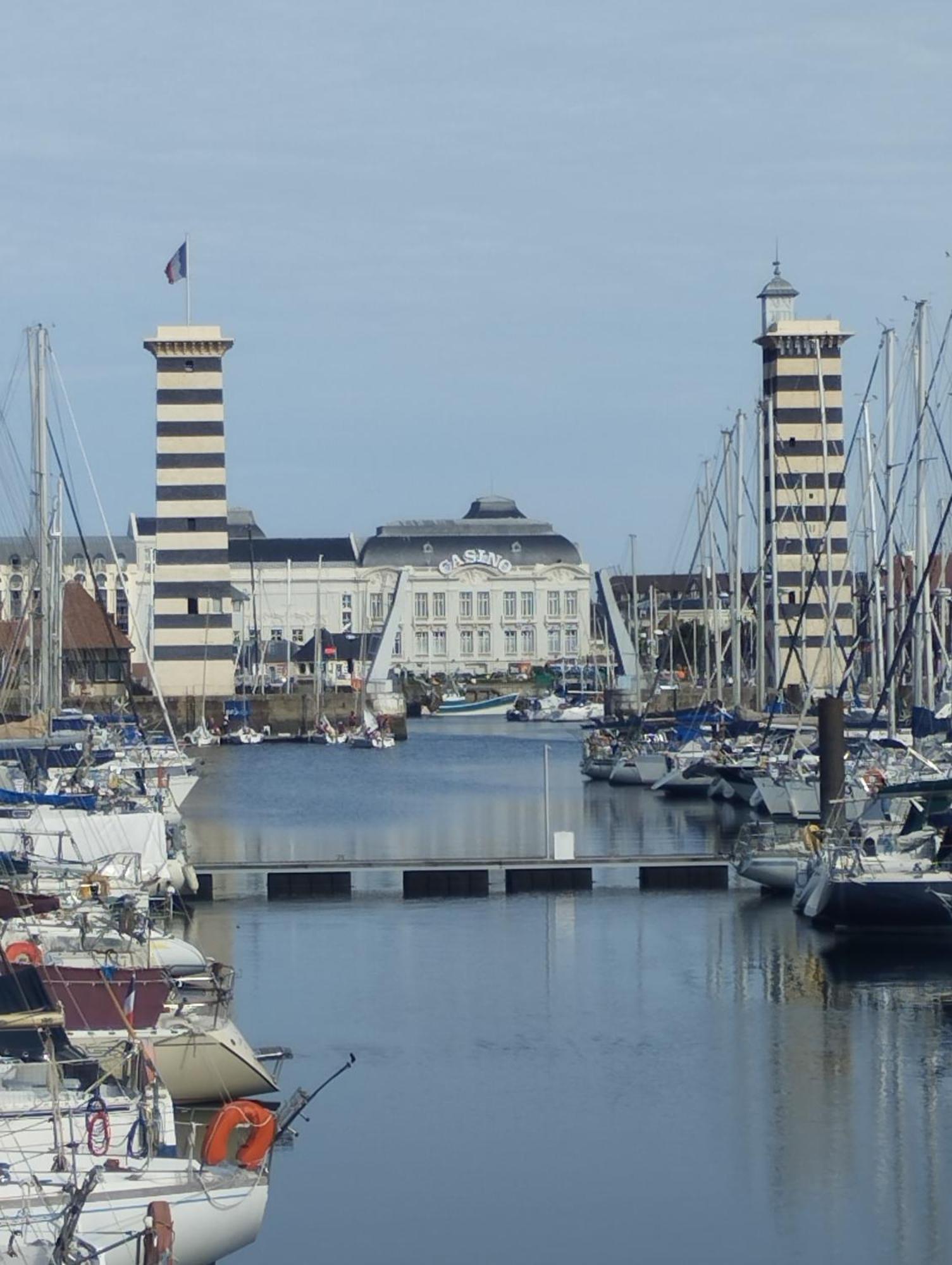 L'Escale A Deauville Exteriör bild